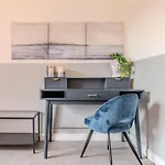 Blue View 2br With Private Parking Apartment *