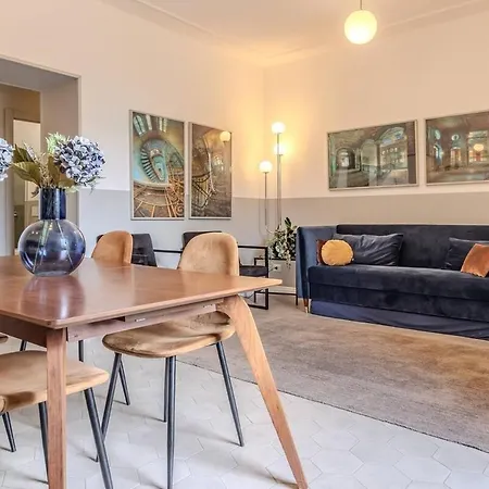 Blue 1 View 2br With Private Parking * Como