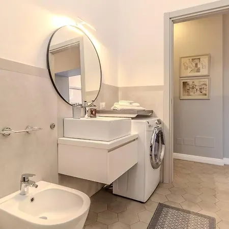Blue 1 View 2br With Private Parking Como